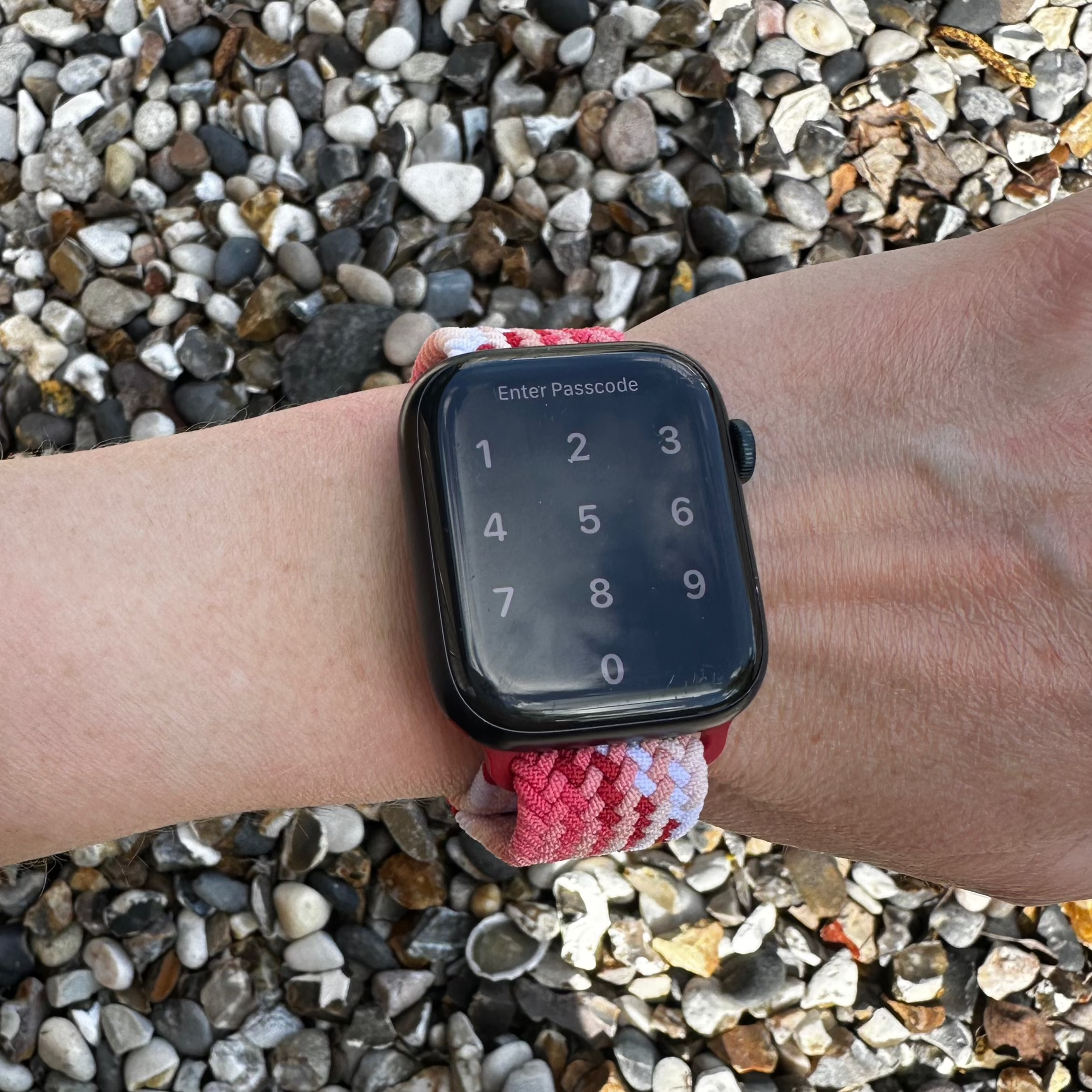 The Rosé Twist Loop