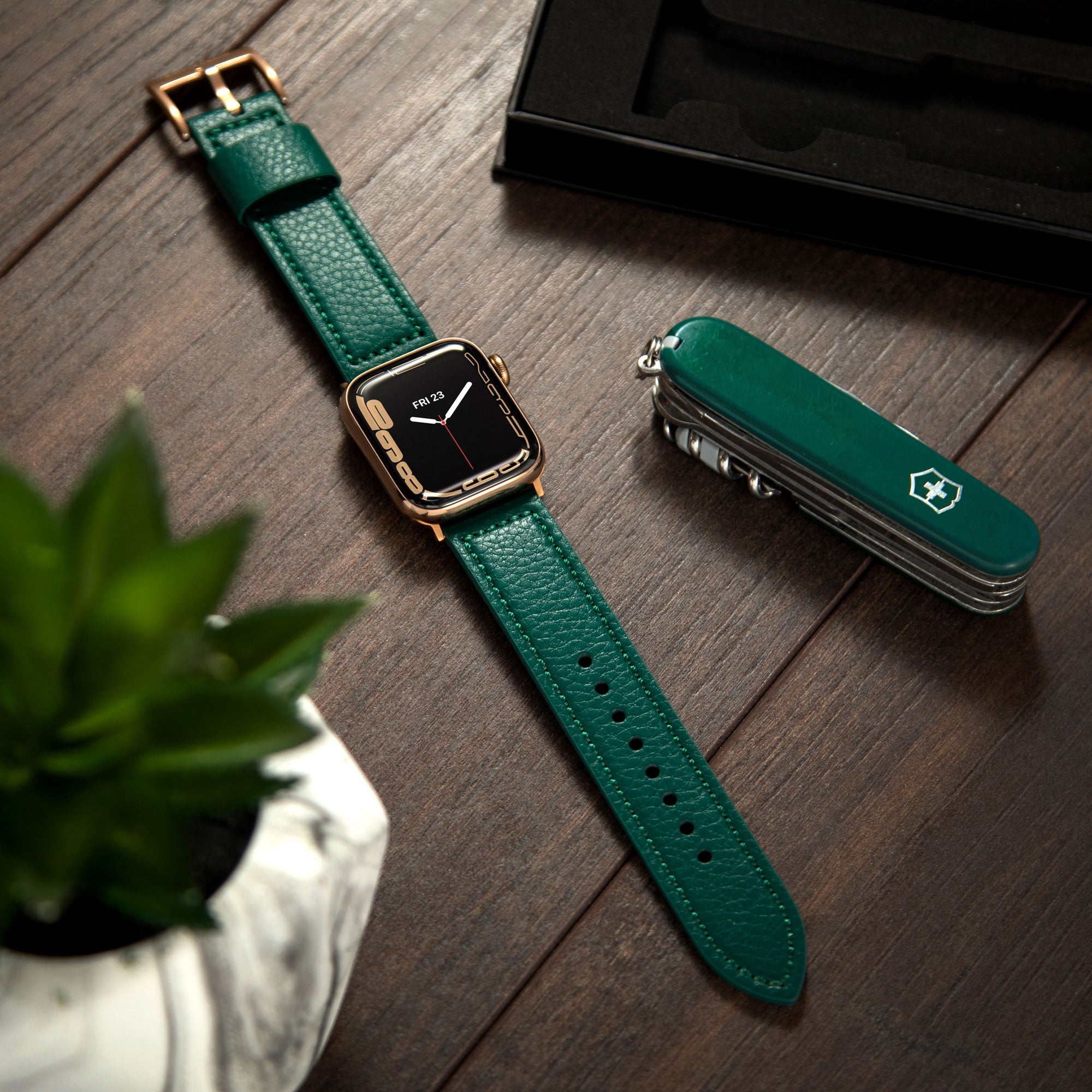 Vegan Leather Apple Watch Strap - Luxury Lond Green - Buckle & Band - VEG-38-GRE-GL