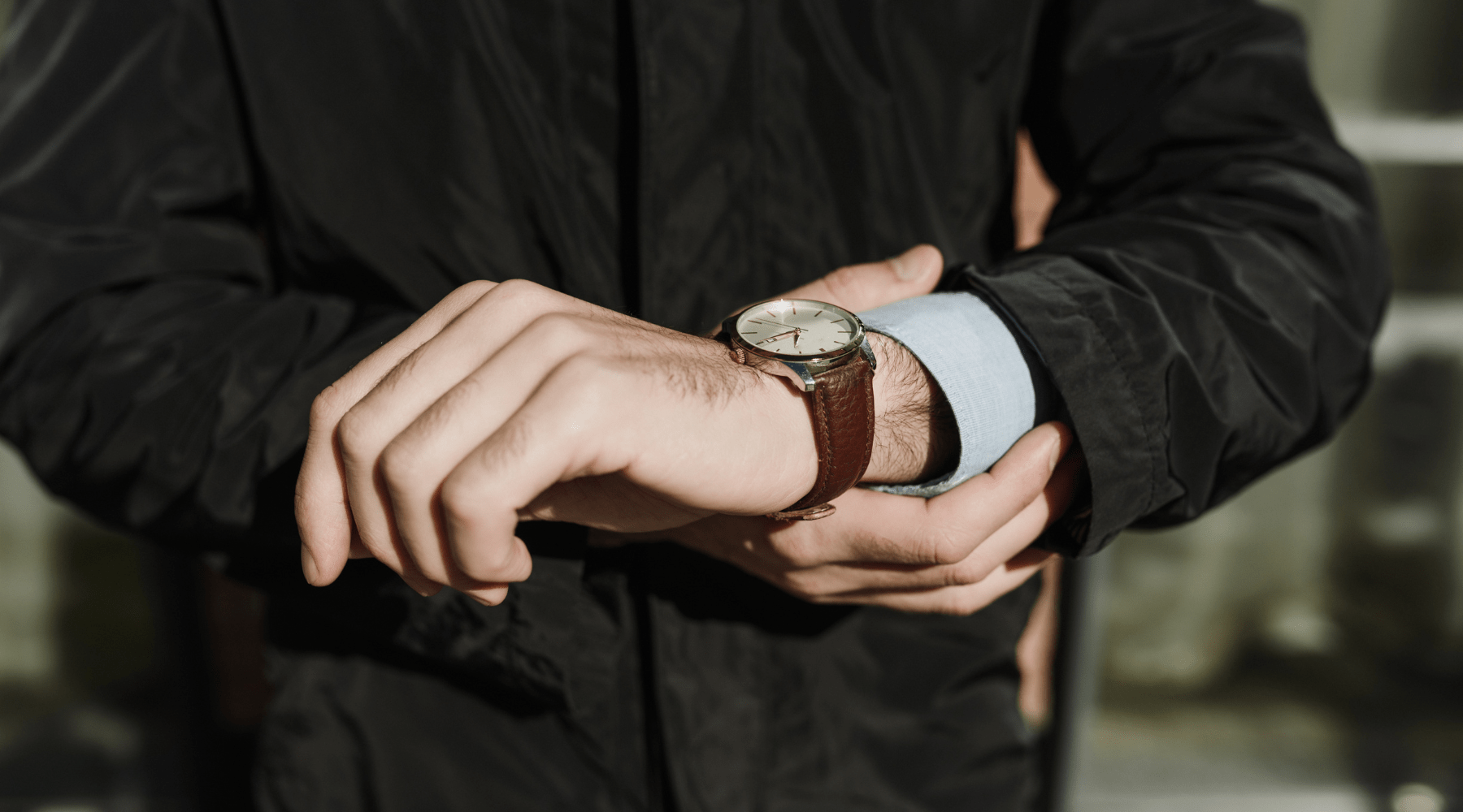 How to Coordinate Your Apple Watch Strap with Your Shoes, Belt & Accessories - Buckle and Band